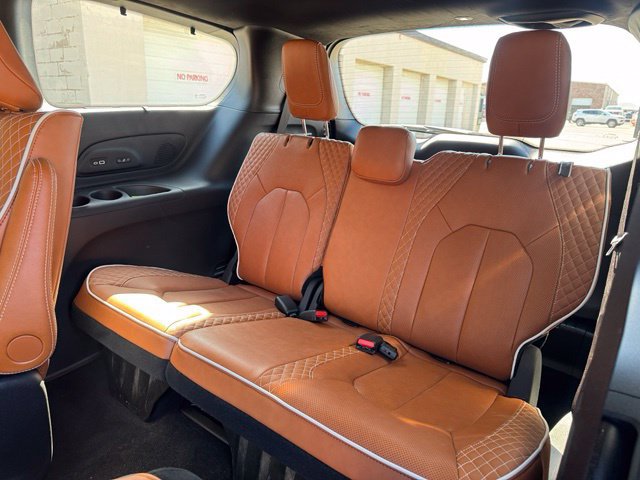 Used 2026 Chrysler Pacifica Pinnacle FWD image 13