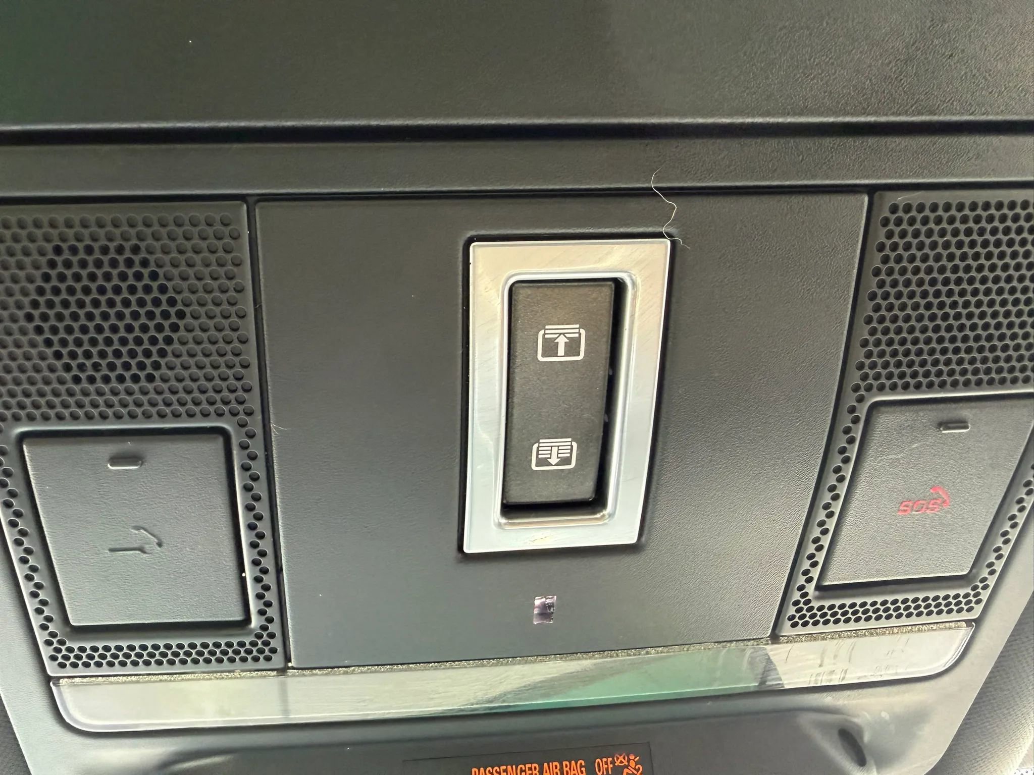 Used 2016 Land Rover Discovery Sport HSE Luxury image 65