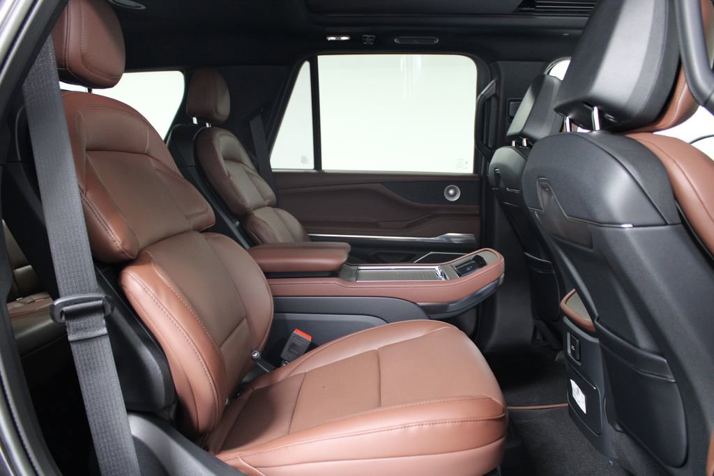 New 2026 Lincoln Navigator Reserve image 33
