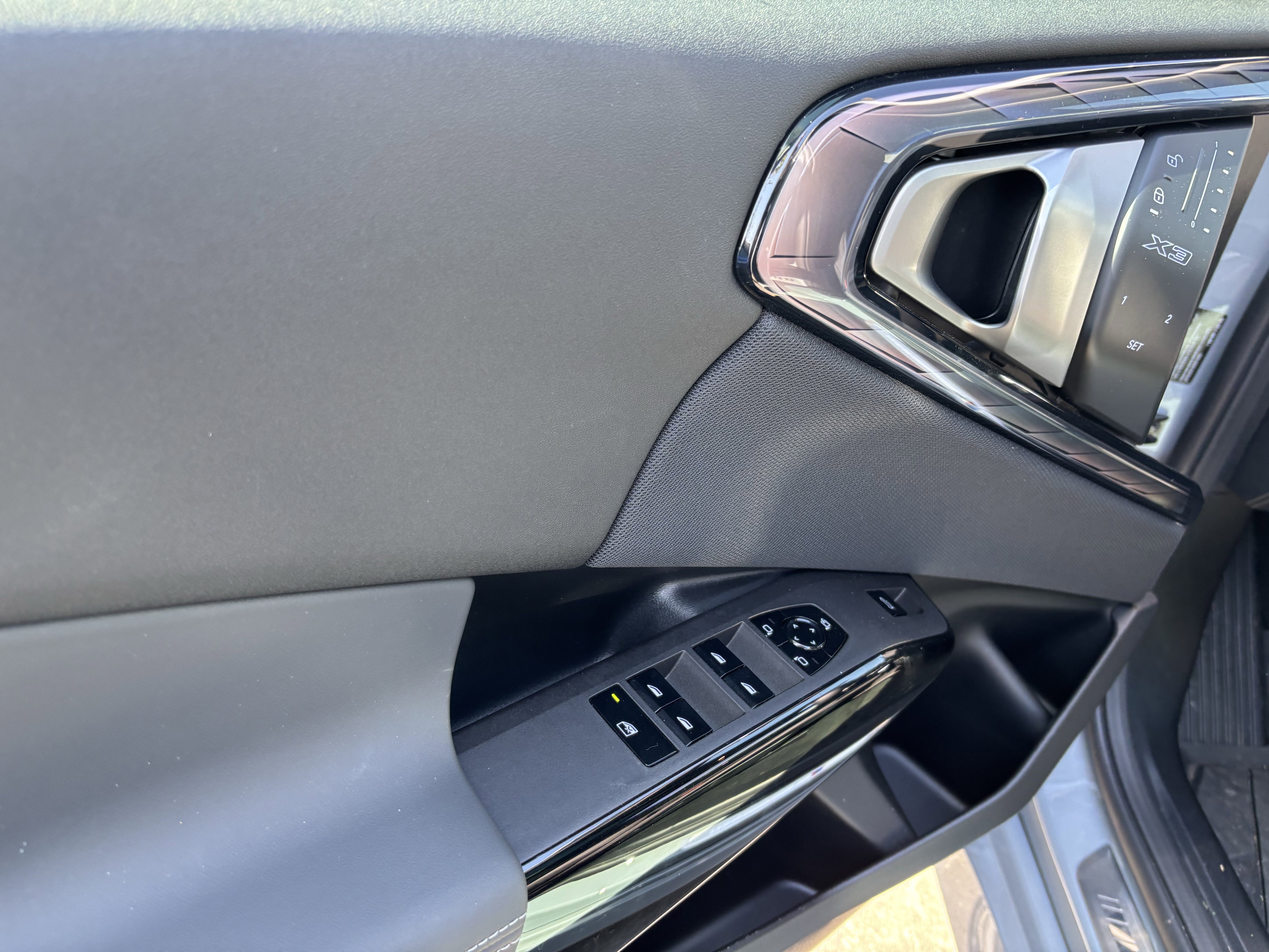 Used 2026 BMW X3 xDrive30 w/ Premium Package image 14