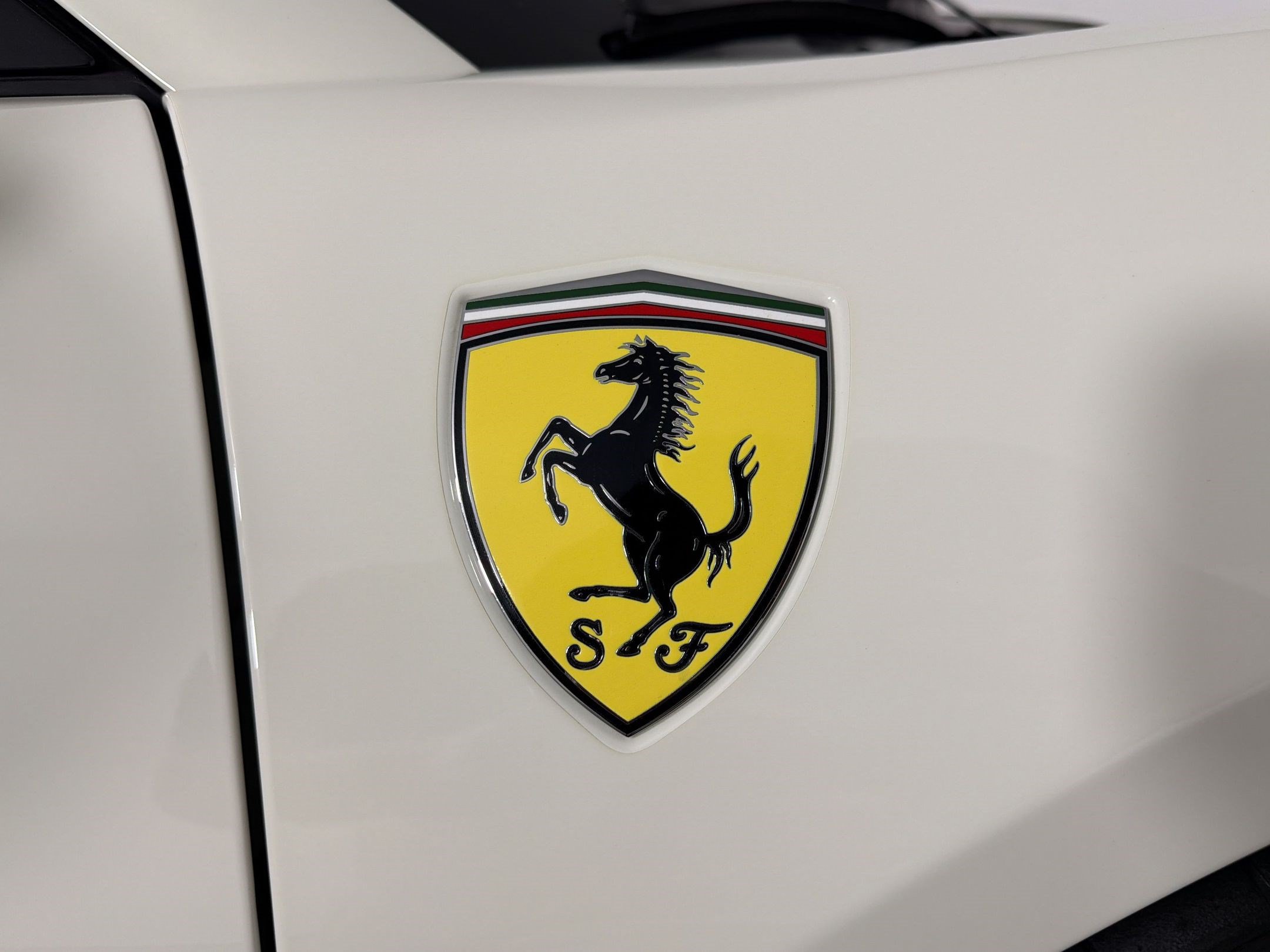 Used 2017 Ferrari 488 Spider RWD image 33