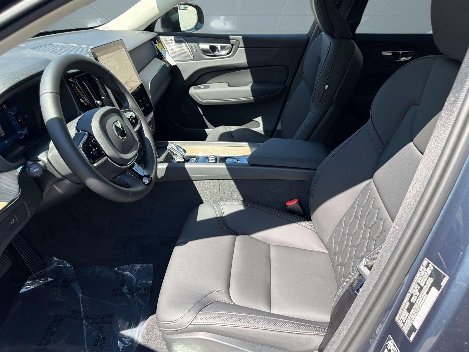 New 2027 Volvo XC60 B5 Plus AWD/4WD image 5