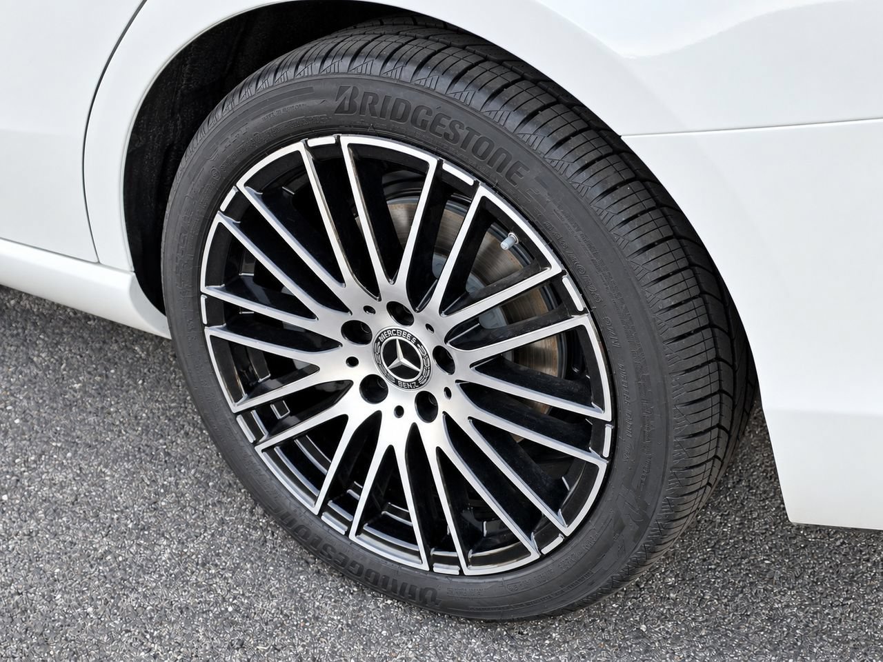 New 2026 Mercedes-Benz C 300 4MATIC Sedan image 11