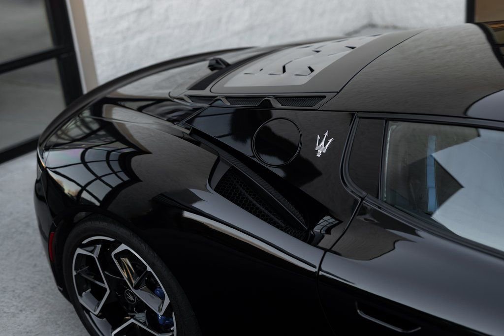 Used 2022 Maserati MC20 Coupe image 10