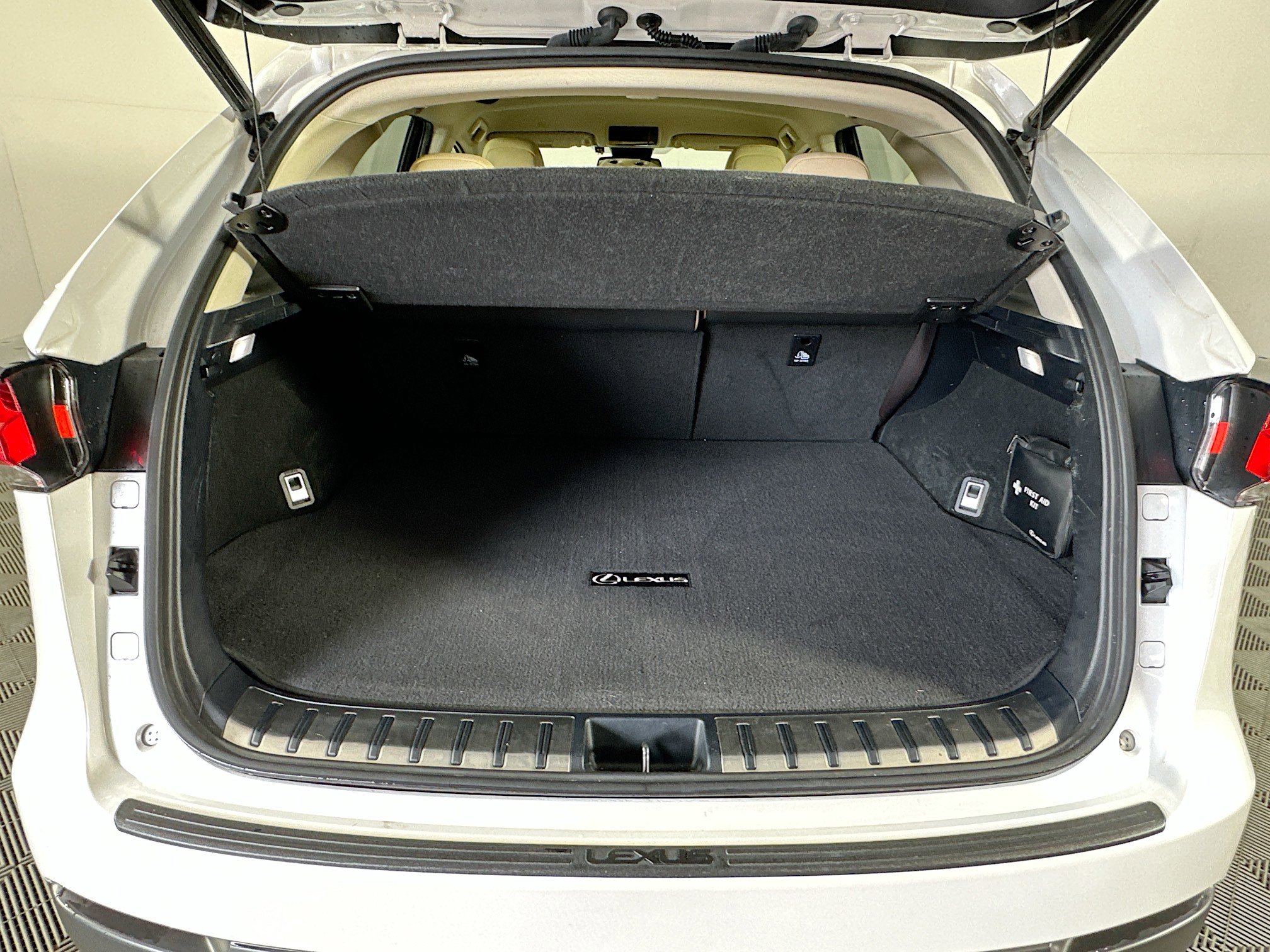 Used 2018 Lexus NX 300 FWD image 27