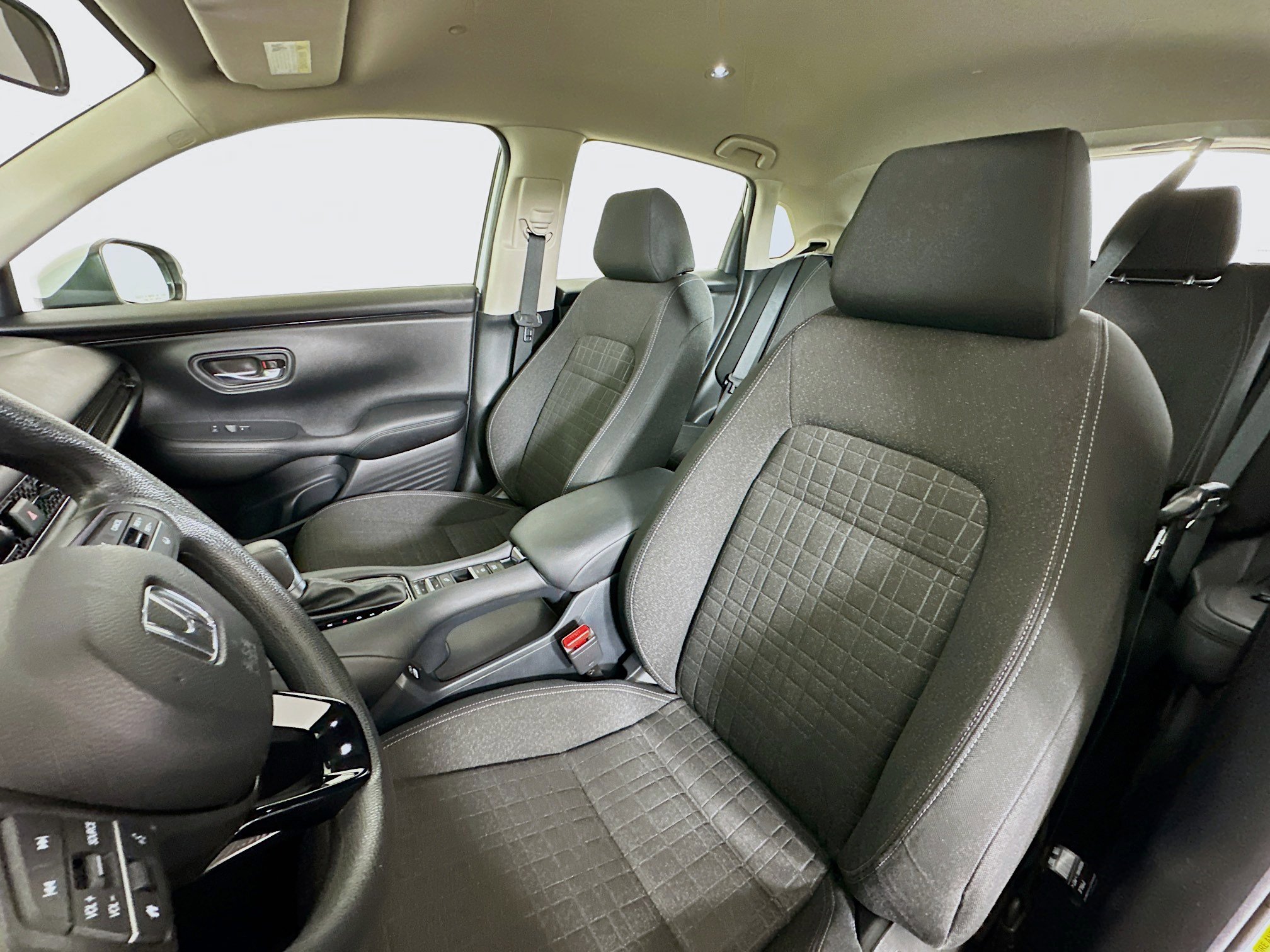 Used 2023 Honda HR-V LX image 13