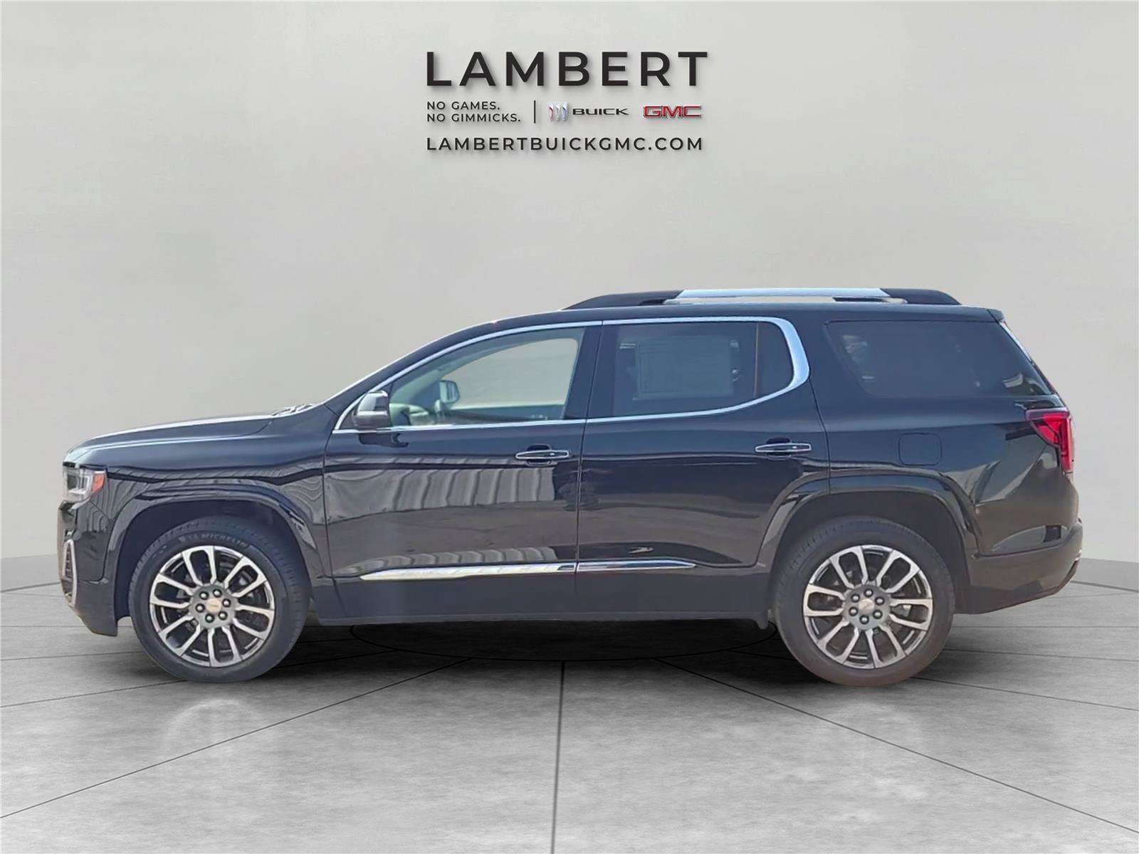 Used 2023 GMC Acadia Denali w/ Denali Ultimate Package AWD/4WD image 2