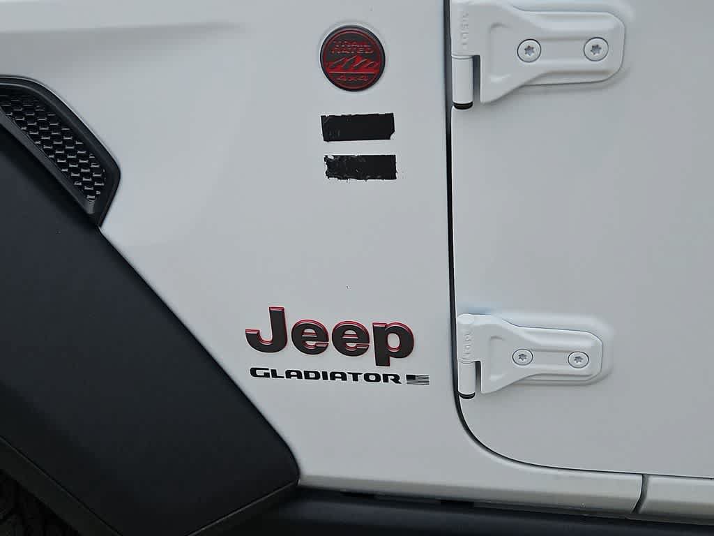 Used 2024 Jeep Gladiator Rubicon AWD/4WD image 11
