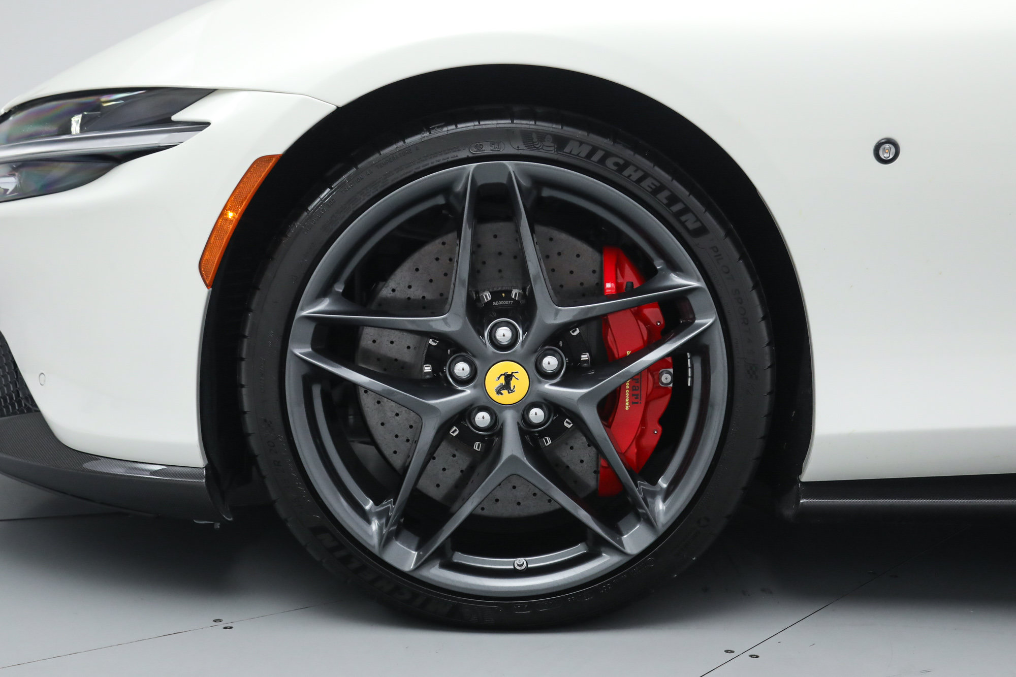 Certified 2025 Ferrari Roma Spider RWD image 41
