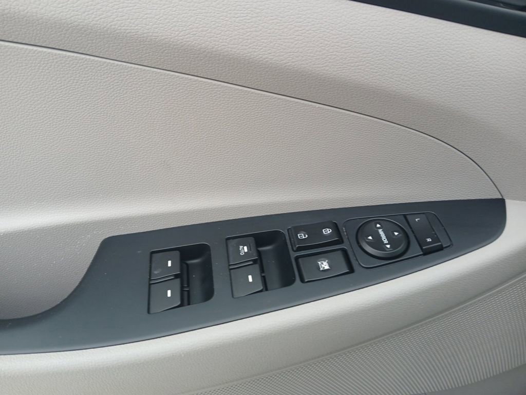 Used 2020 Hyundai Tucson Value FWD image 8