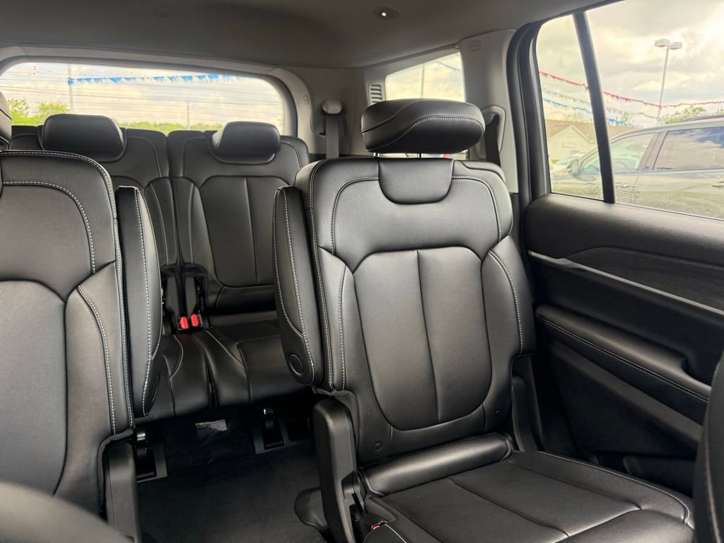 Used 2023 Jeep Grand Cherokee L Limited AWD/4WD image 63