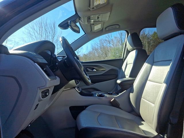 Used 2024 GMC Terrain SLT image 13