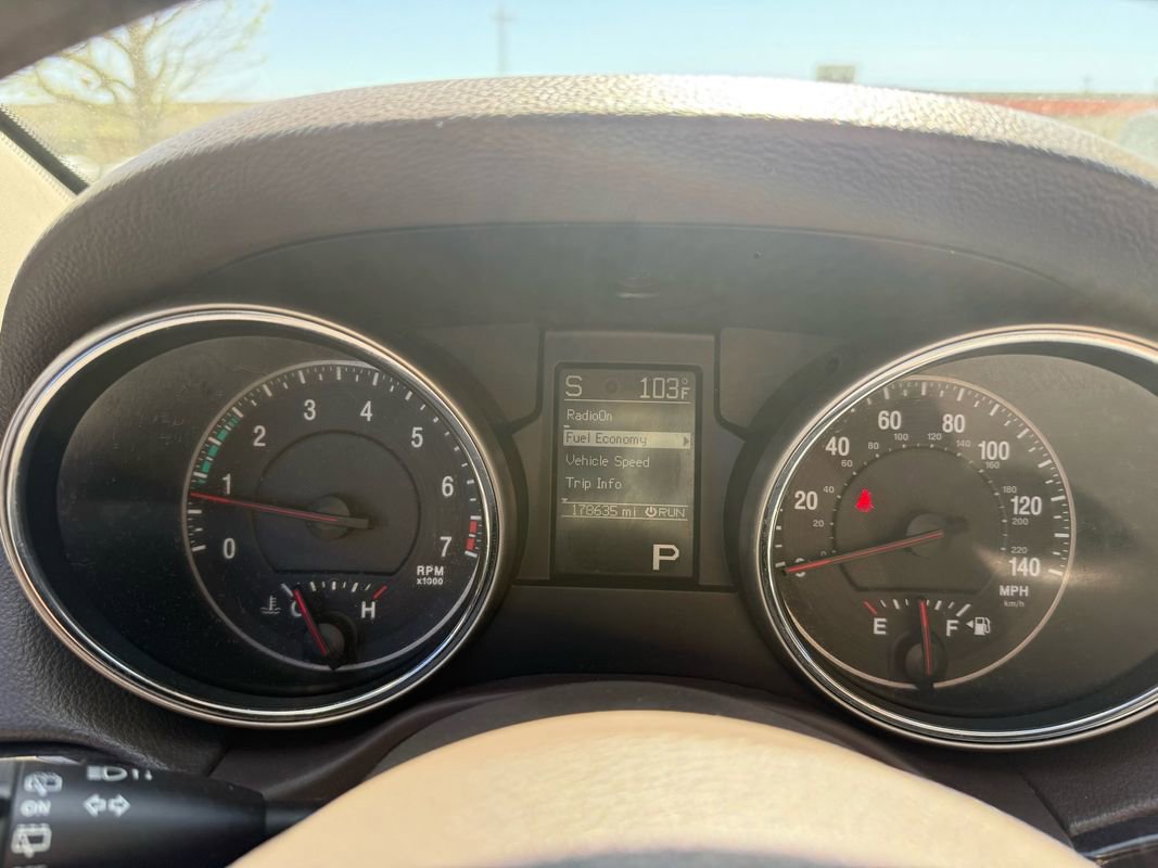 Used 2011 Jeep Grand Cherokee Laredo w/ Security & Convenience Group image 7