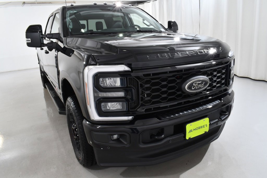 New 2026 Ford F350 Lariat w/ Black Appearance Package image 4