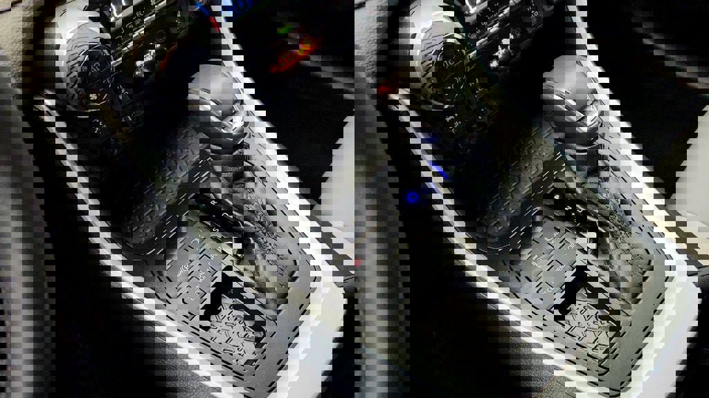 Used 2023 Toyota RAV4 XLE Premium image 17