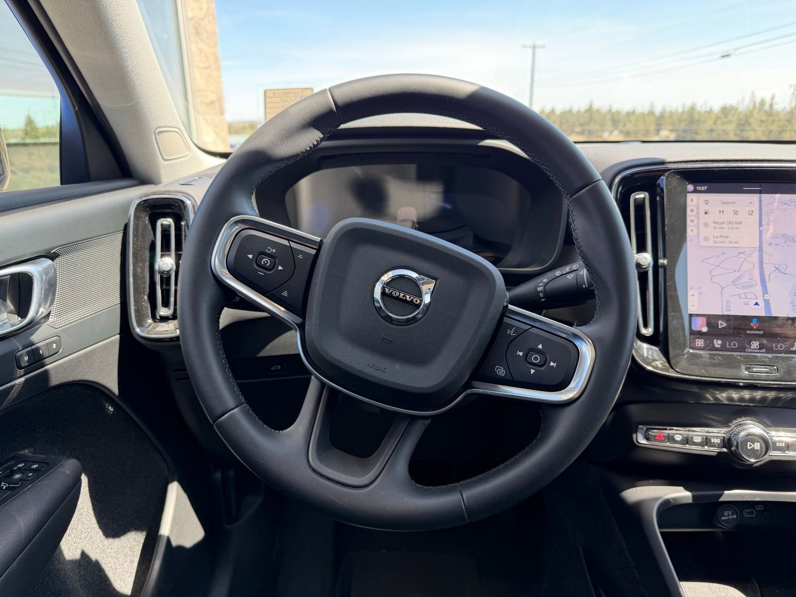 Used 2026 Volvo XC40 B5 Plus w/ Protection Package Premier AWD/4WD image 11