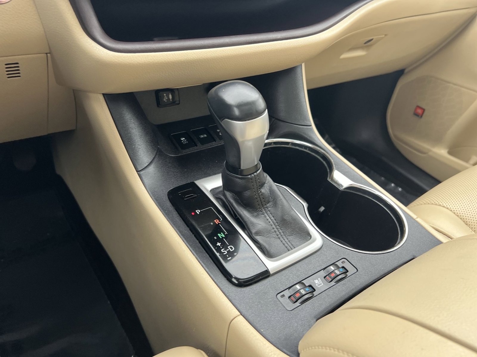 Used 2016 Toyota Highlander Limited image 22