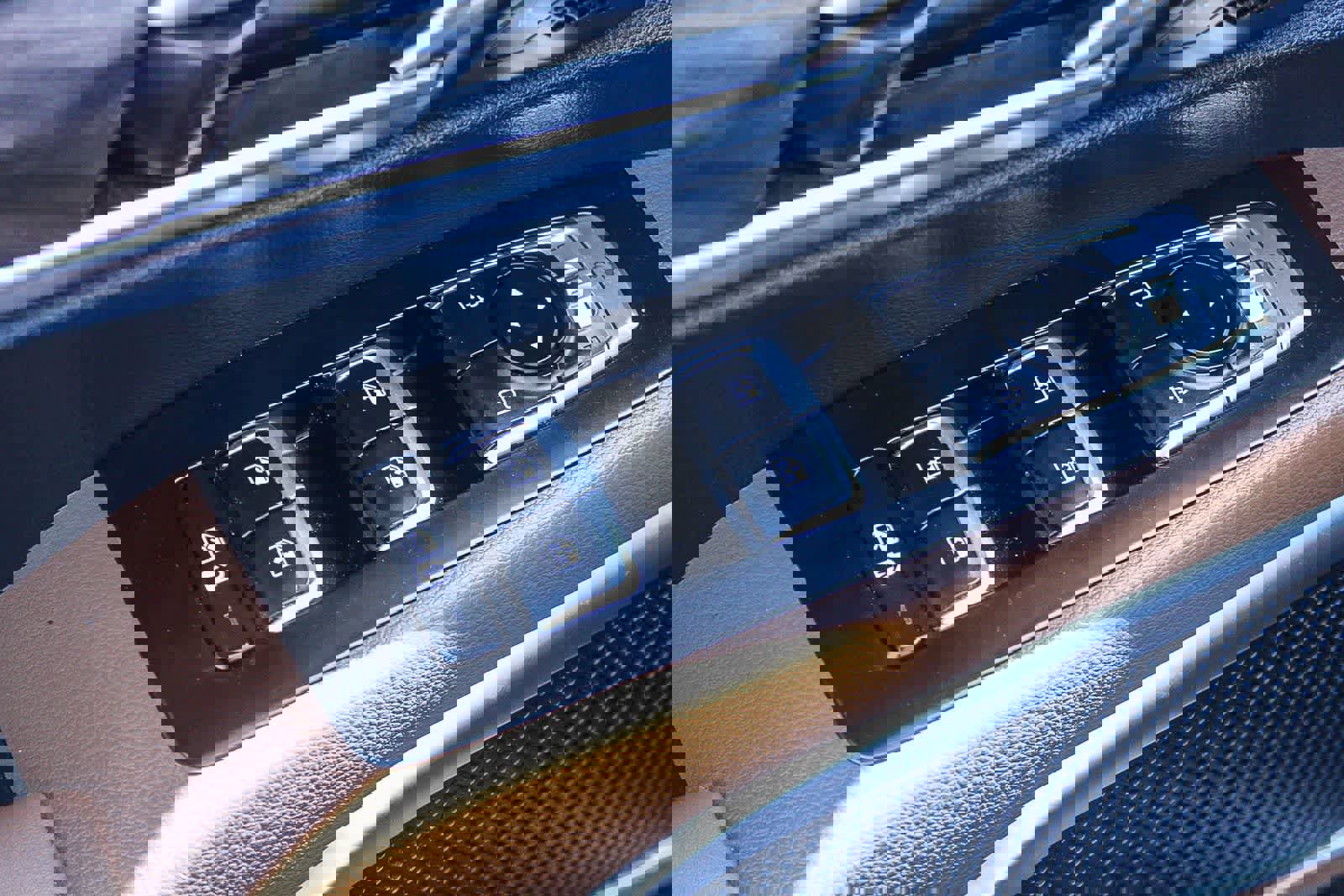 Used 2020 Kia Telluride SX w/ SX Prestige Package image 27