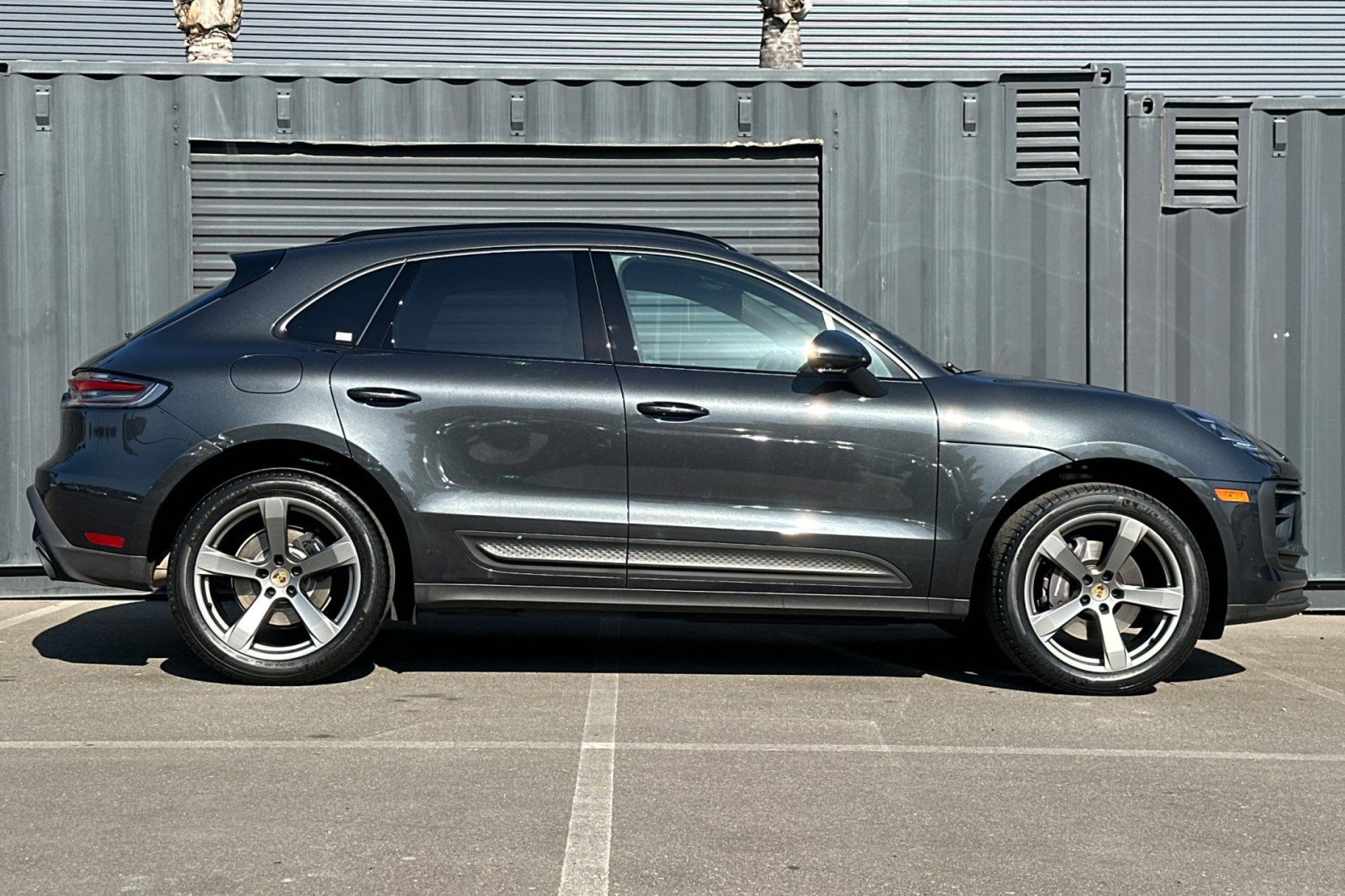 Certified 2023 Porsche Macan image 9