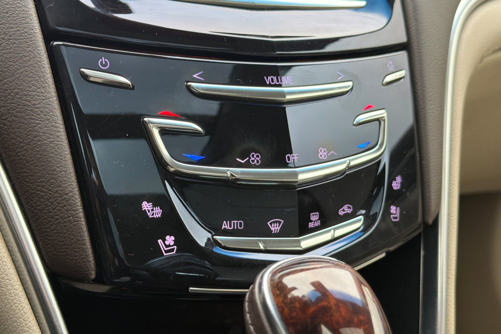 Used 2014 Cadillac XTS Premium image 17