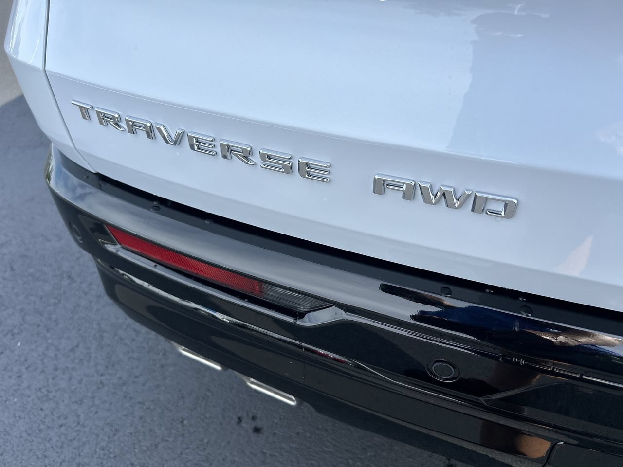 New 2026 Chevrolet Traverse High Country w/ LPO, Floor Liner Package AWD/4WD image 11