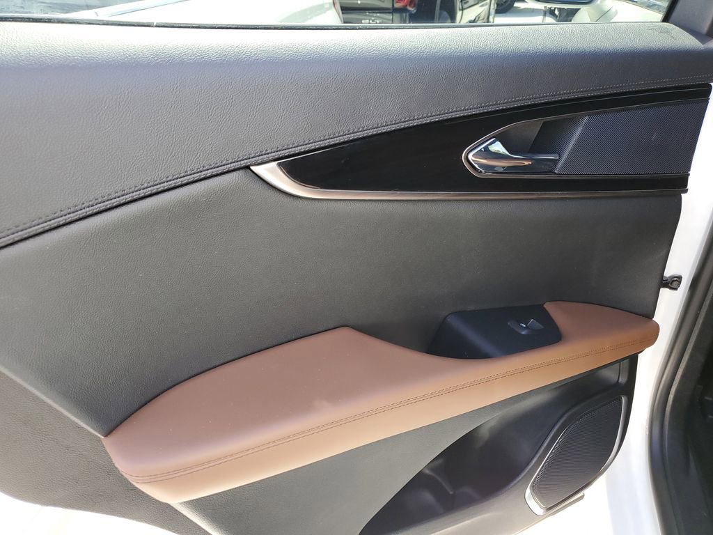 Used 2023 Lincoln Nautilus Reserve AWD/4WD image 7