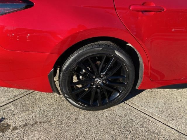 Used 2023 Toyota Camry XSE image 11