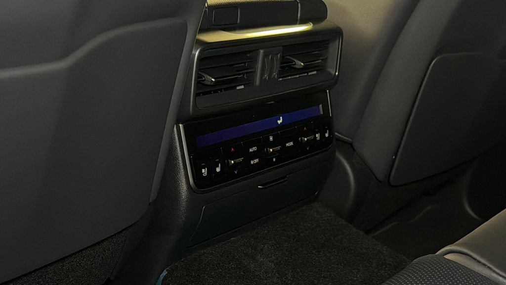 New 2026 Lexus LX 700h Luxury image 14