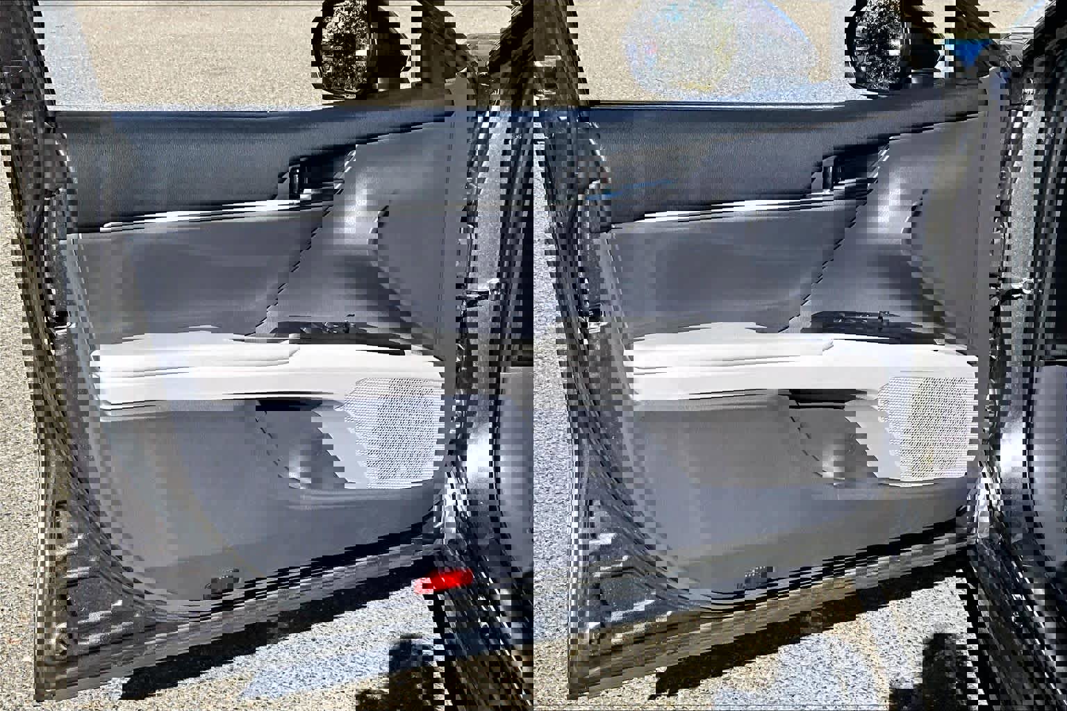 Certified 2022 Toyota Camry SE image 21