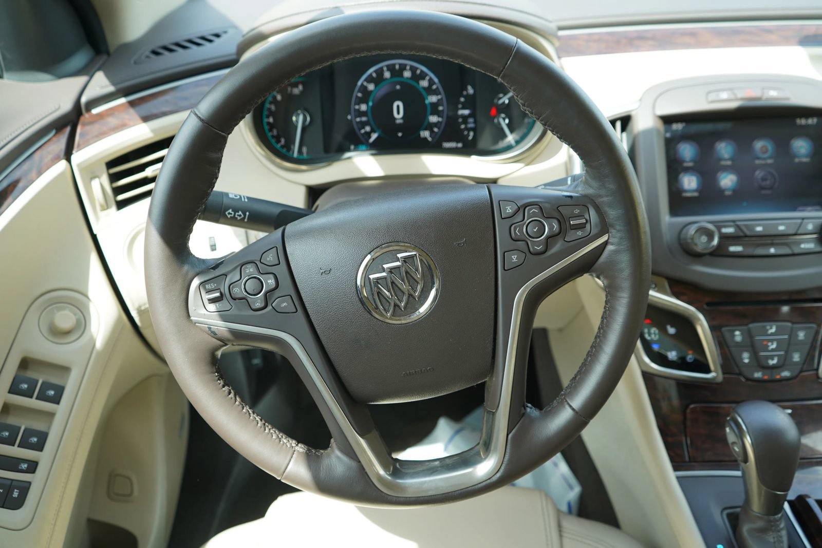 Used 2015 Buick LaCrosse Premium w/ Driver Confidence Package #1 FWD image 18