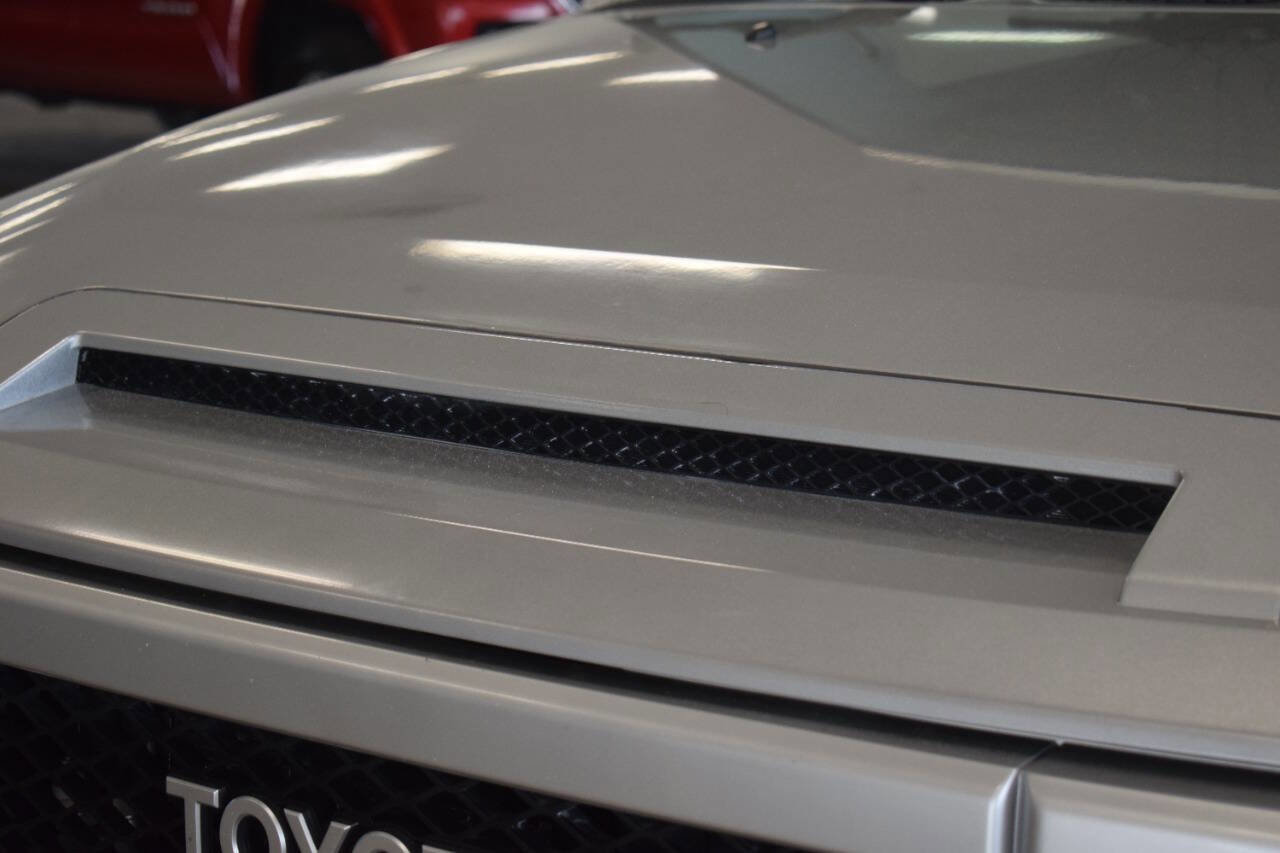 Used 2008 Toyota FJ Cruiser 4WD image 11