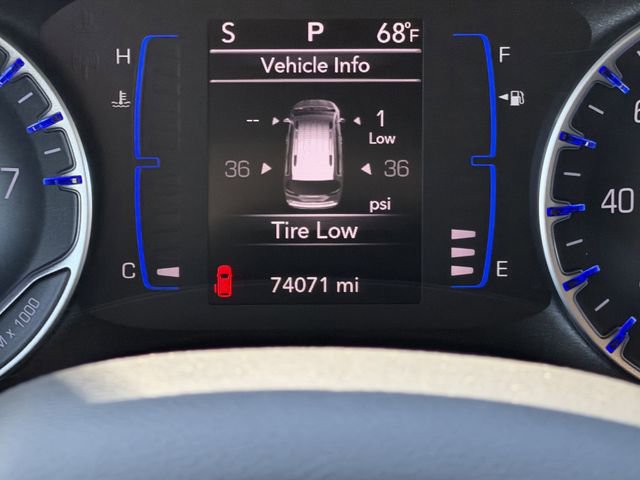 Used 2023 Chrysler Voyager LX FWD image 14