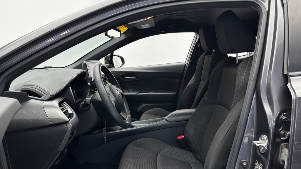 Used 2019 Toyota C-HR LE FWD image 10