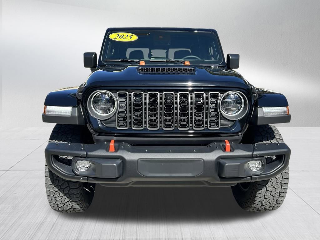 Used 2025 Jeep Gladiator Mojave image 2