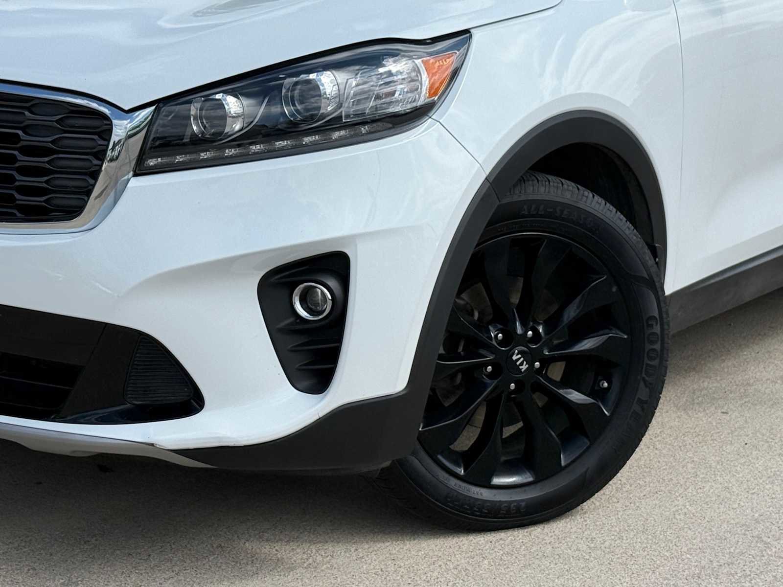 Used 2020 Kia Sorento EX image 2