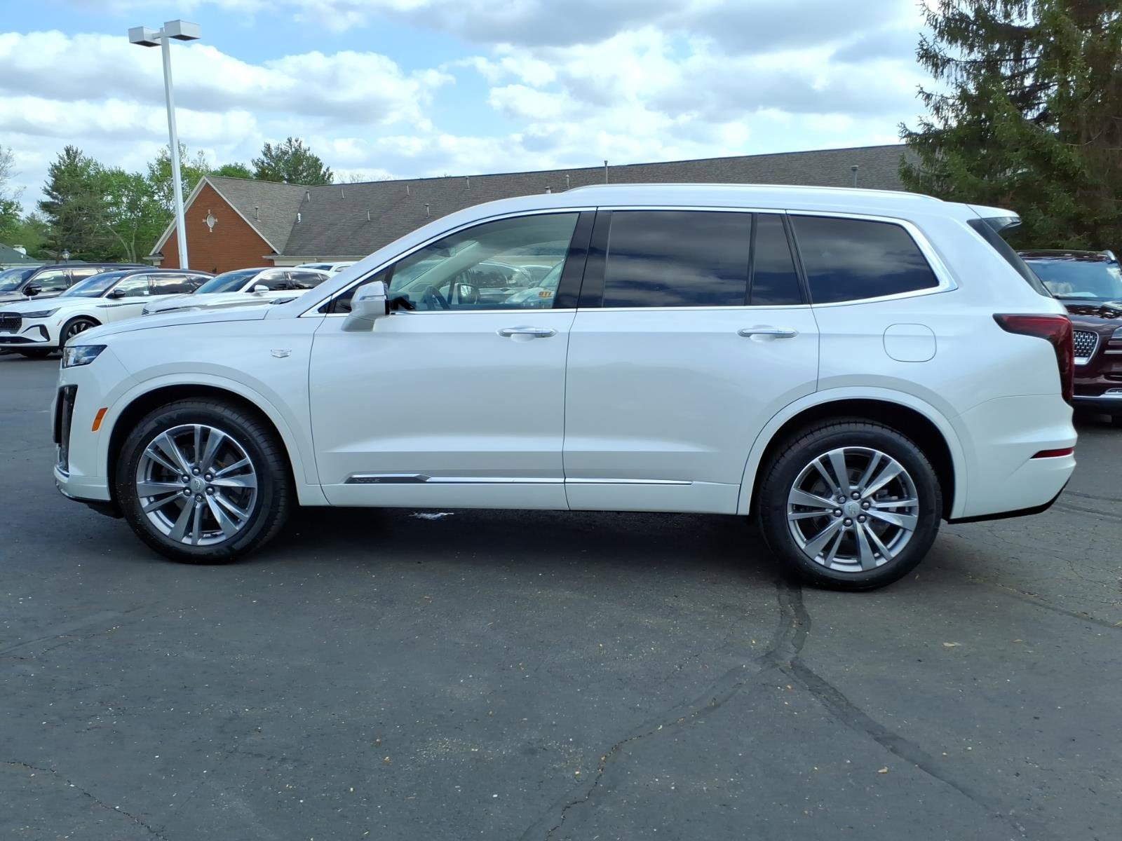 Used 2023 Cadillac XT6 Premium Luxury image 4