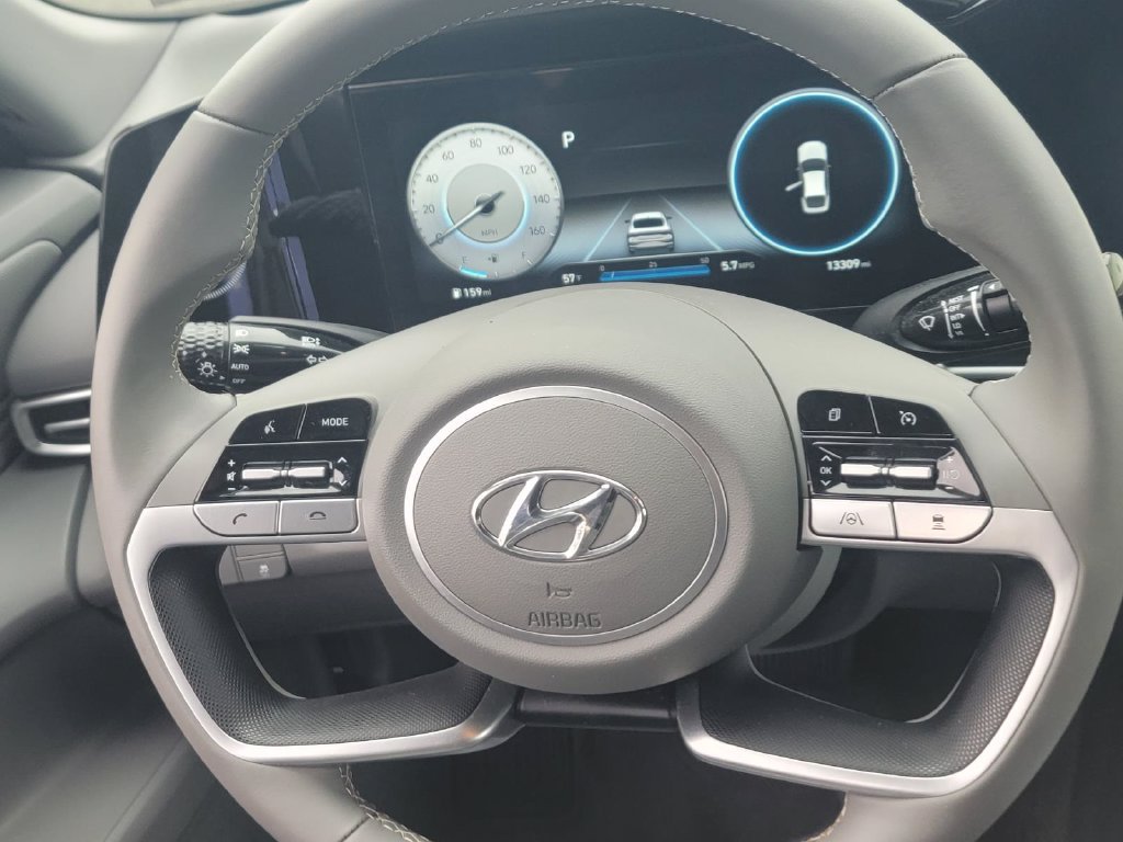 Used 2023 Hyundai Elantra SEL w/ Convenience Package FWD image 20
