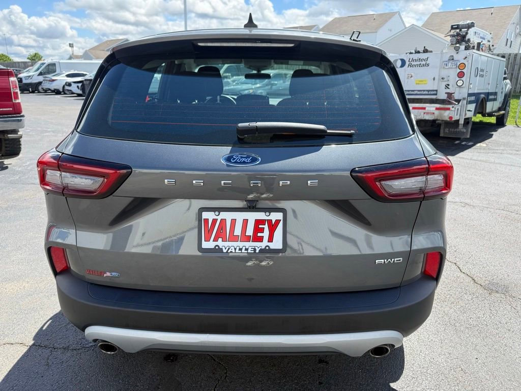 Used 2023 Ford Escape AWD image 4