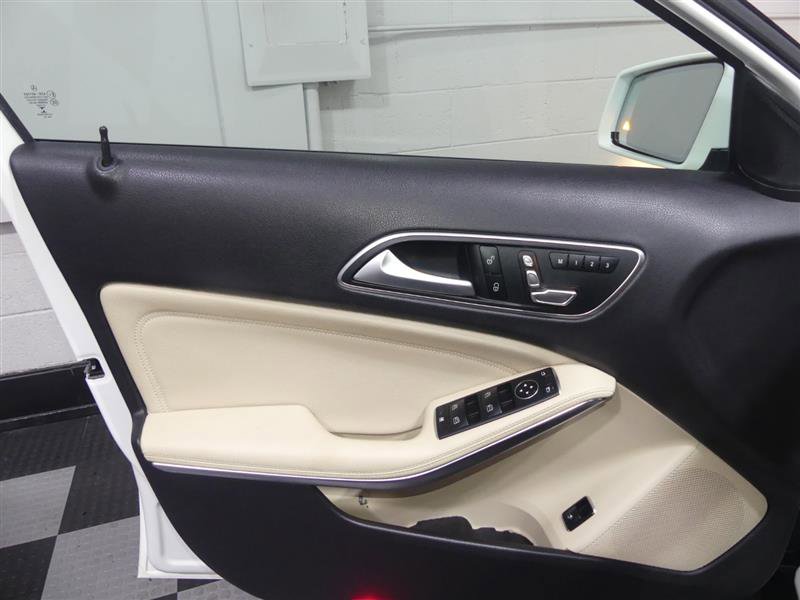 Used 2019 Mercedes-Benz GLA 250 4MATIC image 17