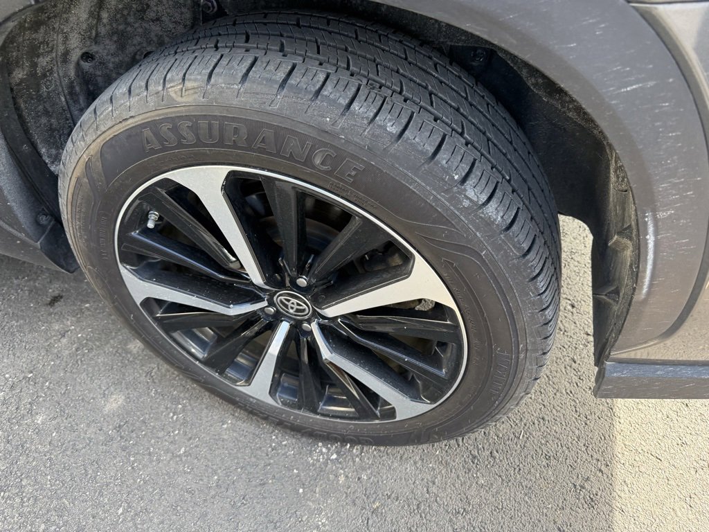 Used 2021 Toyota Highlander XSE image 10