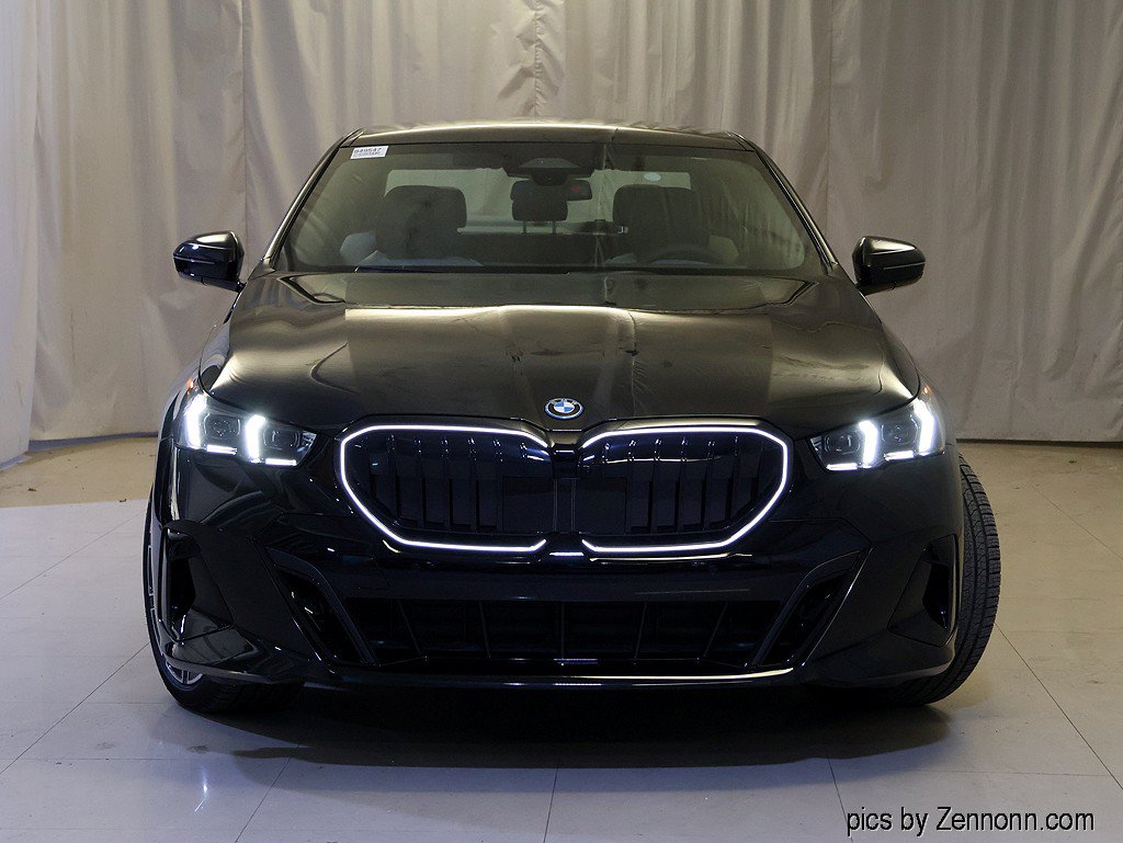 Used 2027 BMW 550e xDrive w/ Premium Package AWD/4WD image 5
