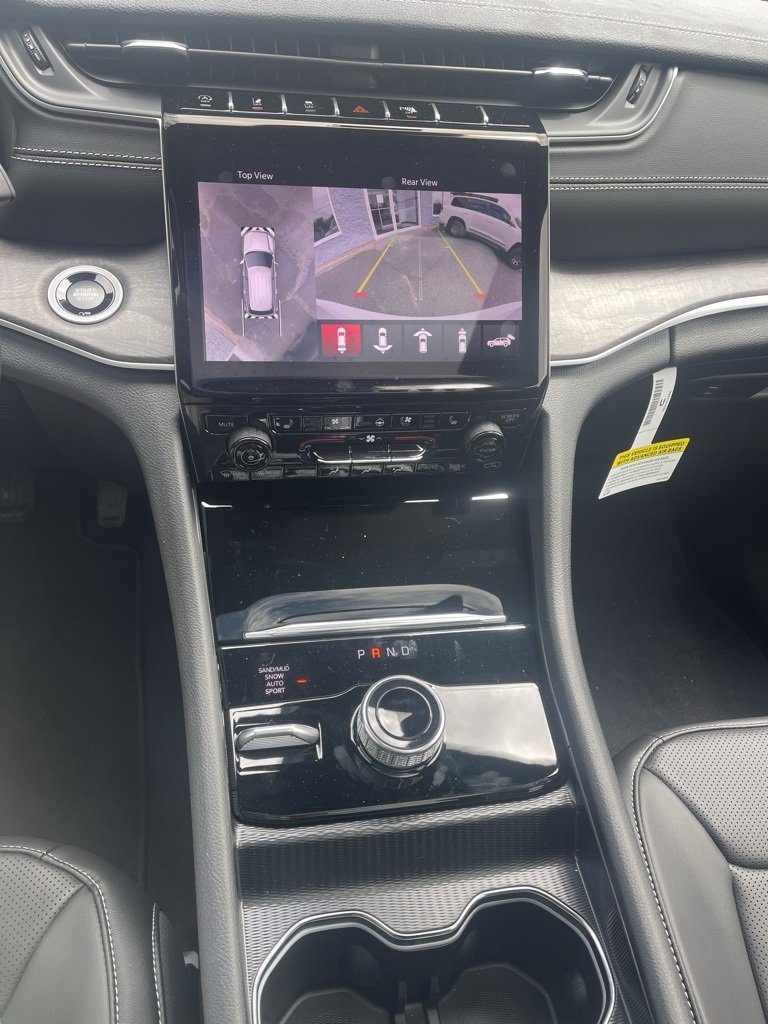 New 2025 Jeep Grand Cherokee Limited image 17
