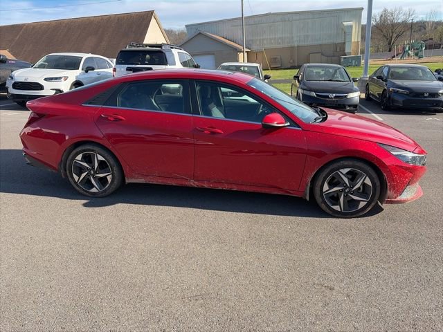 Used 2022 Hyundai Elantra SEL w/ Convenience + Premium Package image 4
