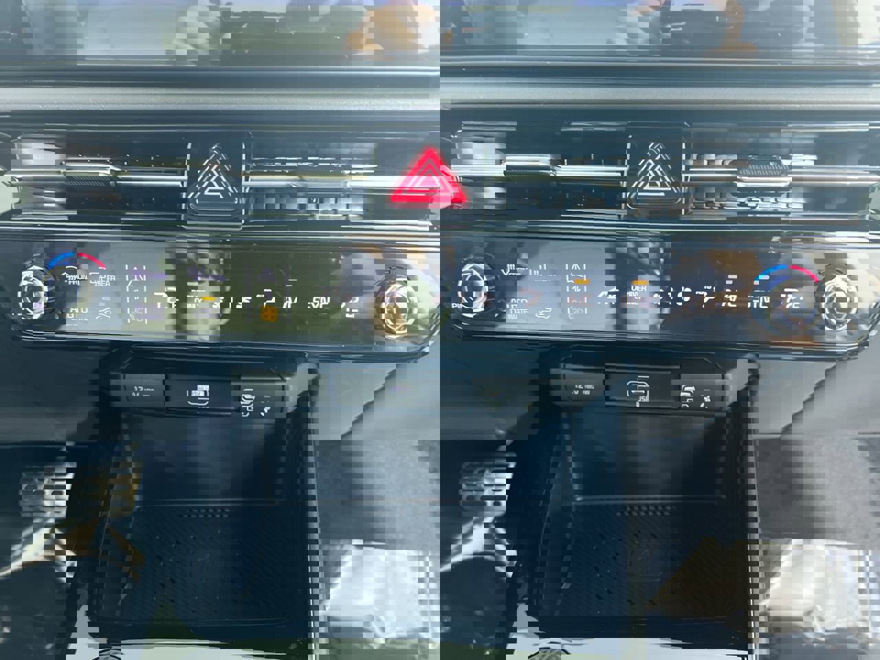 Certified 2025 Kia Niro EX Touring image 25