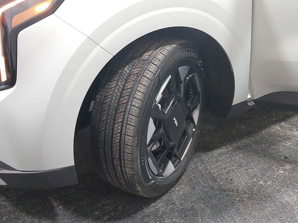 New 2026 Kia Carnival EX FWD image 35