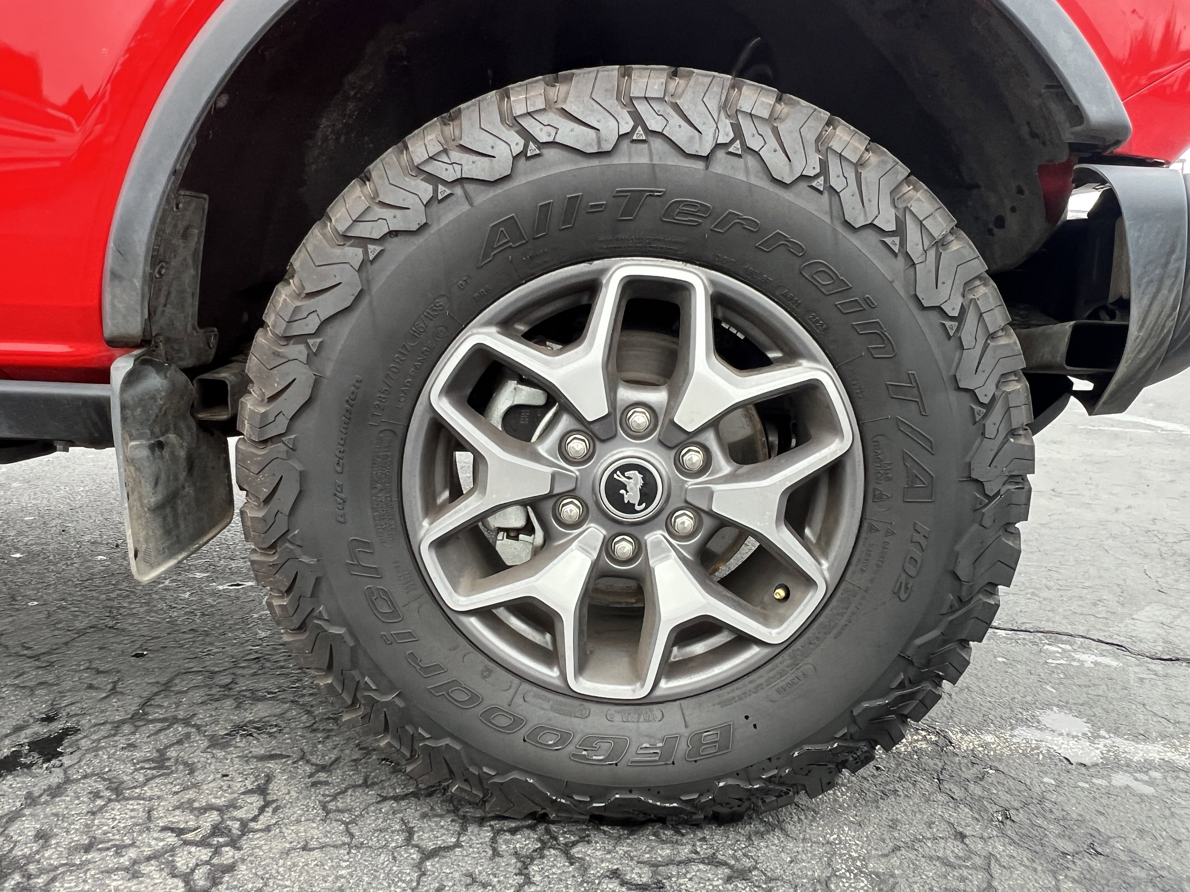 Used 2023 Ford Bronco Badlands image 11