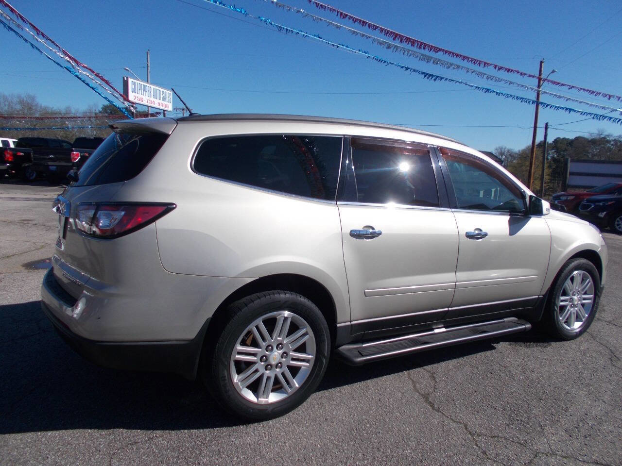 Used 2015 Chevrolet Traverse LT w/ Style and Technology Package image 3
