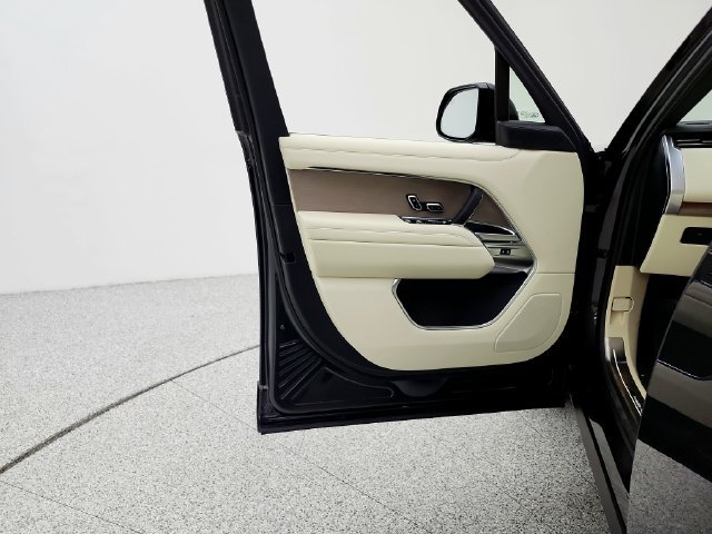 New 2026 Land Rover Range Rover SE AWD/4WD image 27