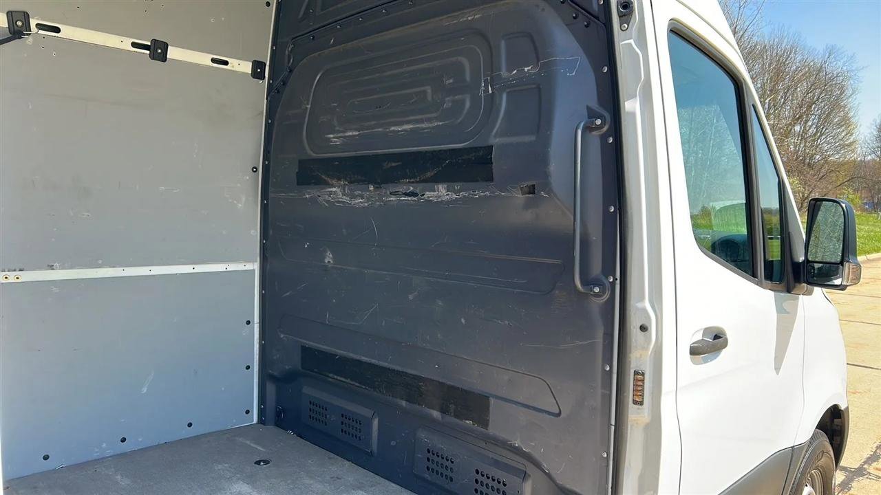 Used 2022 Mercedes-Benz Sprinter 2500 image 49