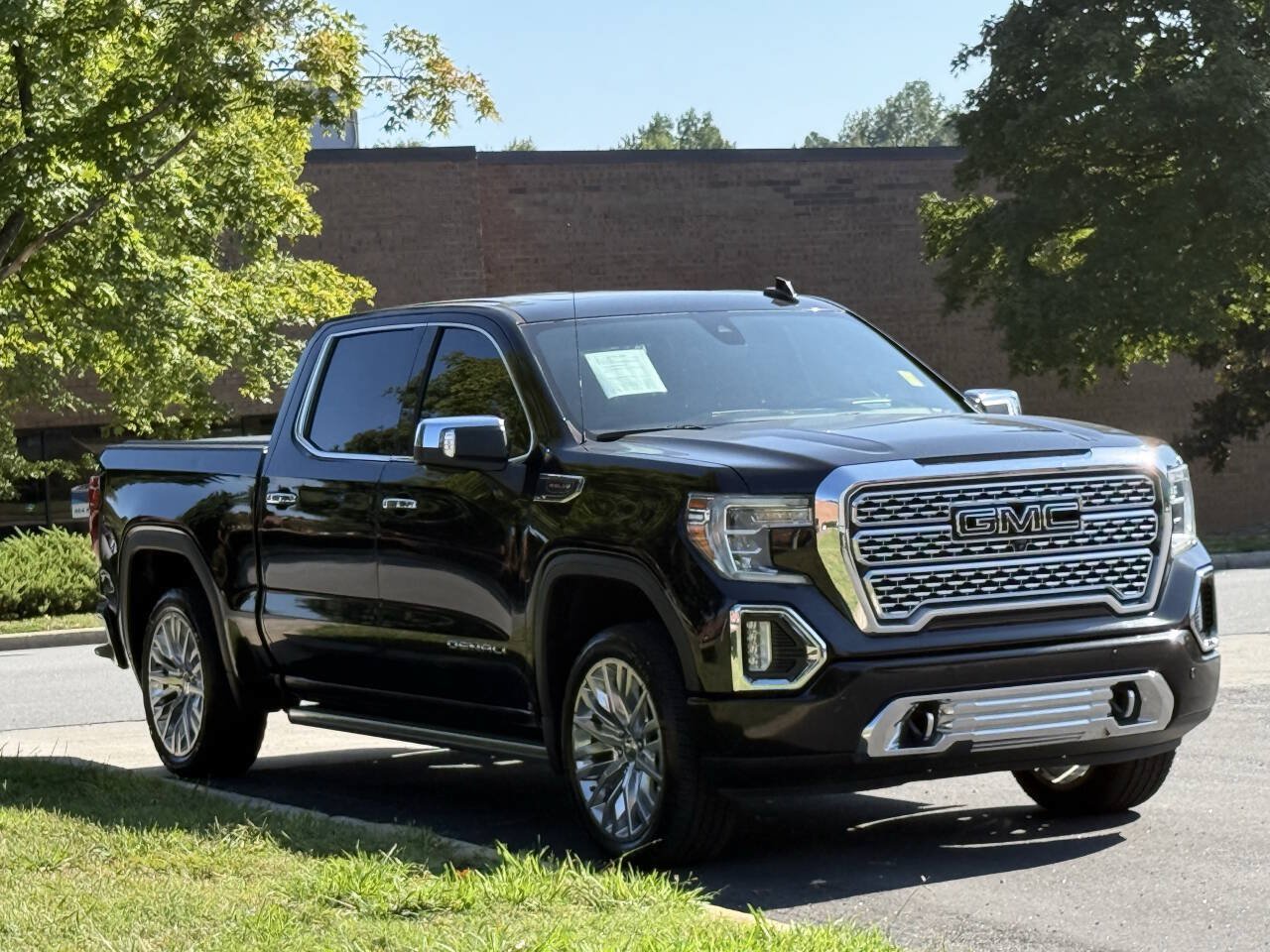 Used 2019 GMC Sierra 1500 Denali w/ Denali Ultimate Package AWD/4WD image 3